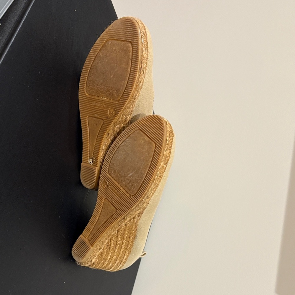 Elegant Tan Wedge Espadrilles - Picture 3 of 4